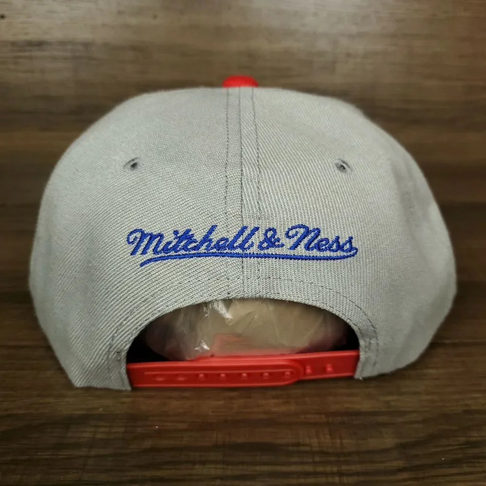 LA Lakers Mitchell & Ness NBA Snapback Hat Cap Script 3D Logo‎ Grey Red NWT